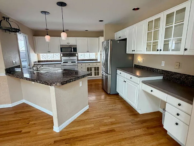 1011 S Valentia St #104 — Photo 8