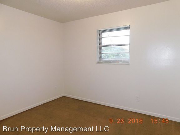 3rd image of 2008 Dutch Valley Dr APT 6
