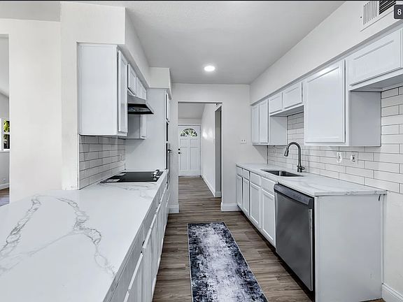 4th image of 912 Warfield Way