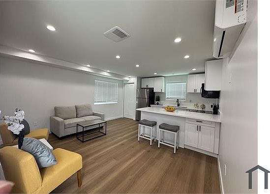 1st image of 1307 E 46th St #1305-5