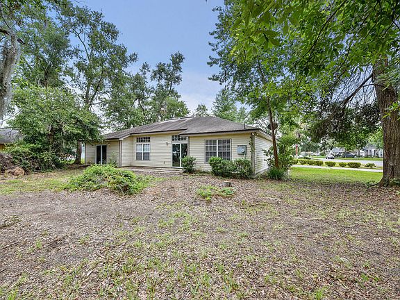 4th image of 751 Chestnut Oak Dr N