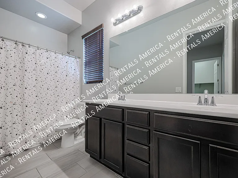 8544 W Midway Ave — Photo 22