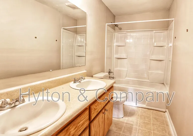 2703 Boston St — Photo 6