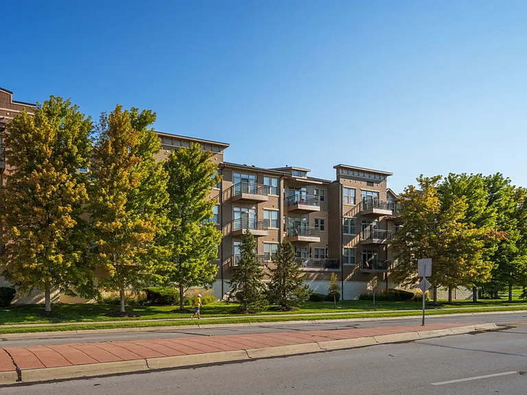 Broadmoor at Aksarben Village — Photo 17