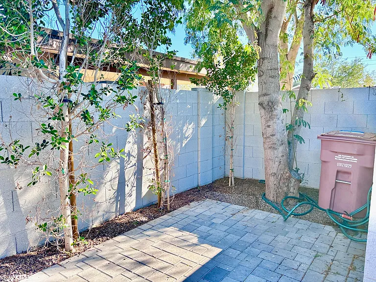 6810 E Avalon Dr #2 — Photo 30