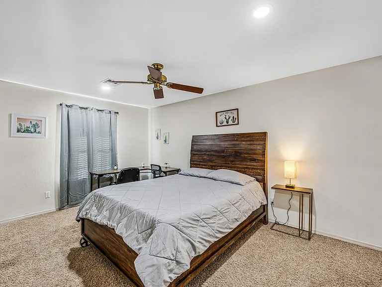 706 NW Micklegate Blvd — Photo 15