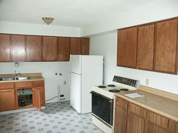 3rd image of 3465 Ontario St