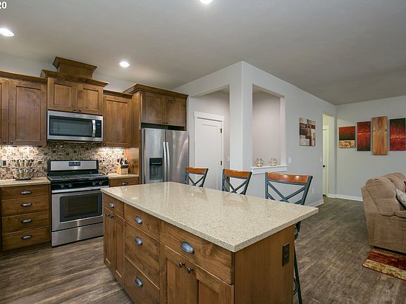 3rd image of 7104 NE 67th St