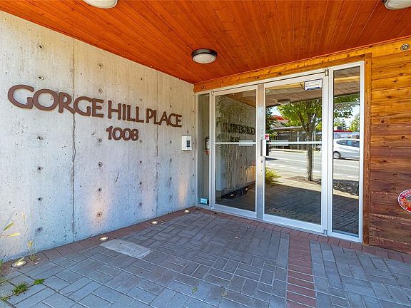 2nd image of 1008 Tillicum Rd #201