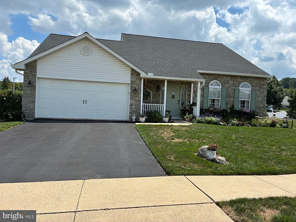1st image of 2401 John Henry Dr