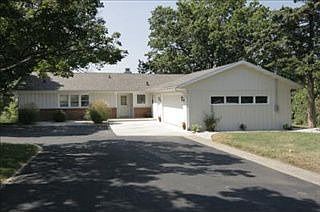 1st image of 4422 Woodhaven Dr