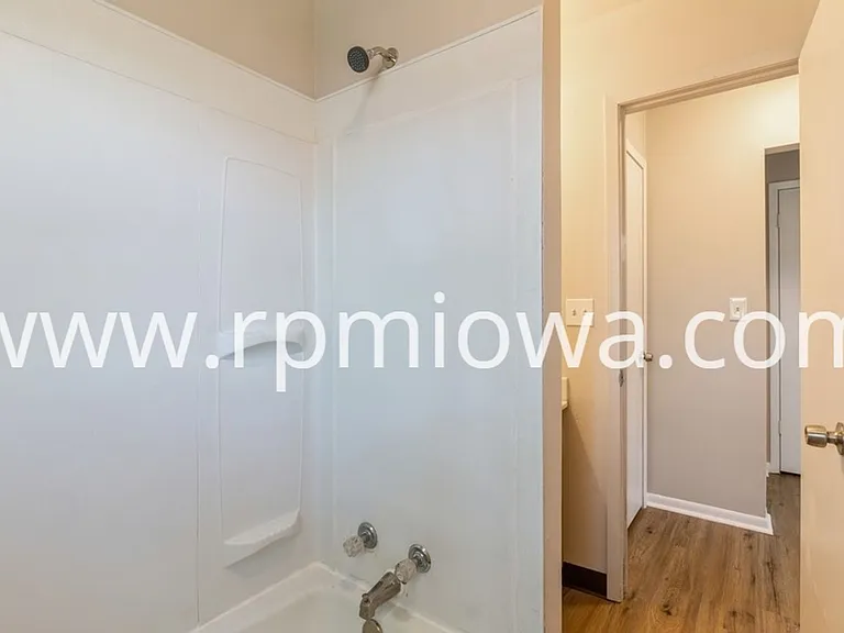 215 NW Arlan Dr — Photo 7