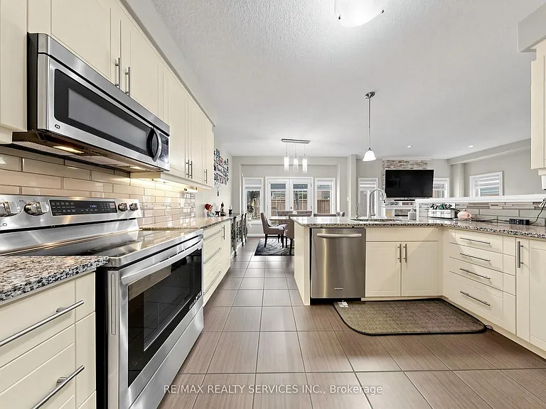 291 Hardcastle Dr — Photo 11