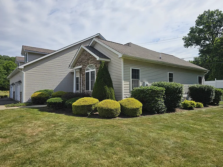 45 Somerset Dr — Photo 33
