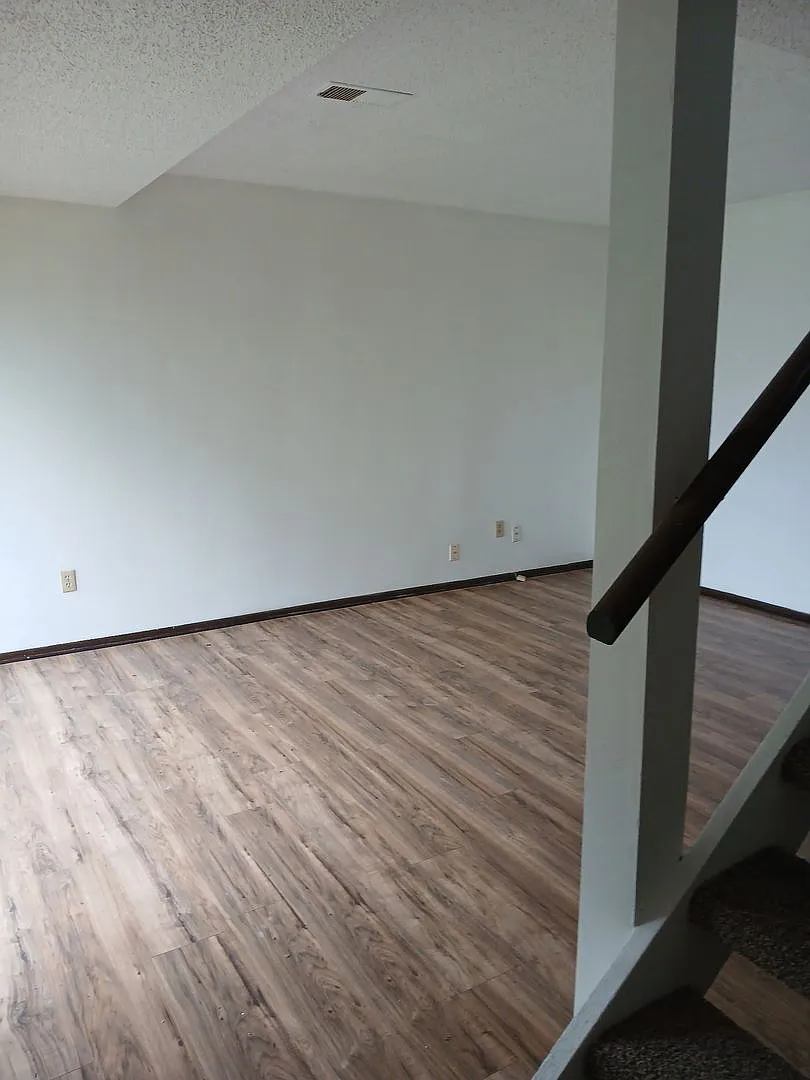 King Road Apartments — Photo 3