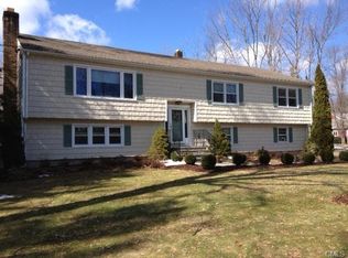 825 Daniels Farm Rd, Trumbull, CT 06611