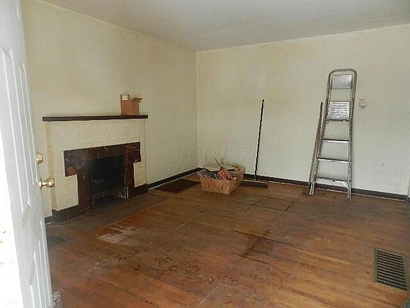 5th image of 659 S Highland Ave