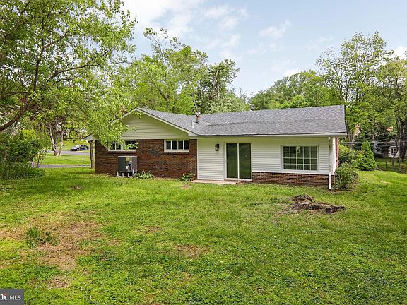 5th image of 106 Meade Rd