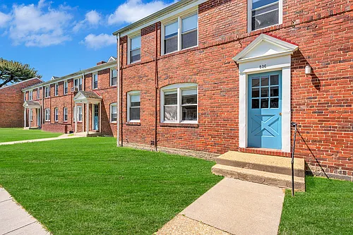 Essex Village & Marlyn Gardens Apartments Photo 1