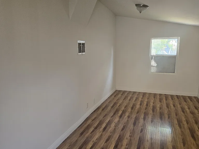 9336 1/4 Valley Blvd — Photo 7