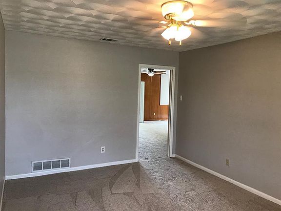 2nd image of 2817 Clearbrook Dr