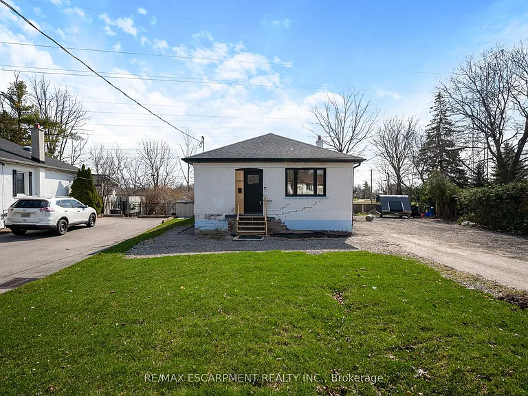 1339 Augustine Dr — Photo 2