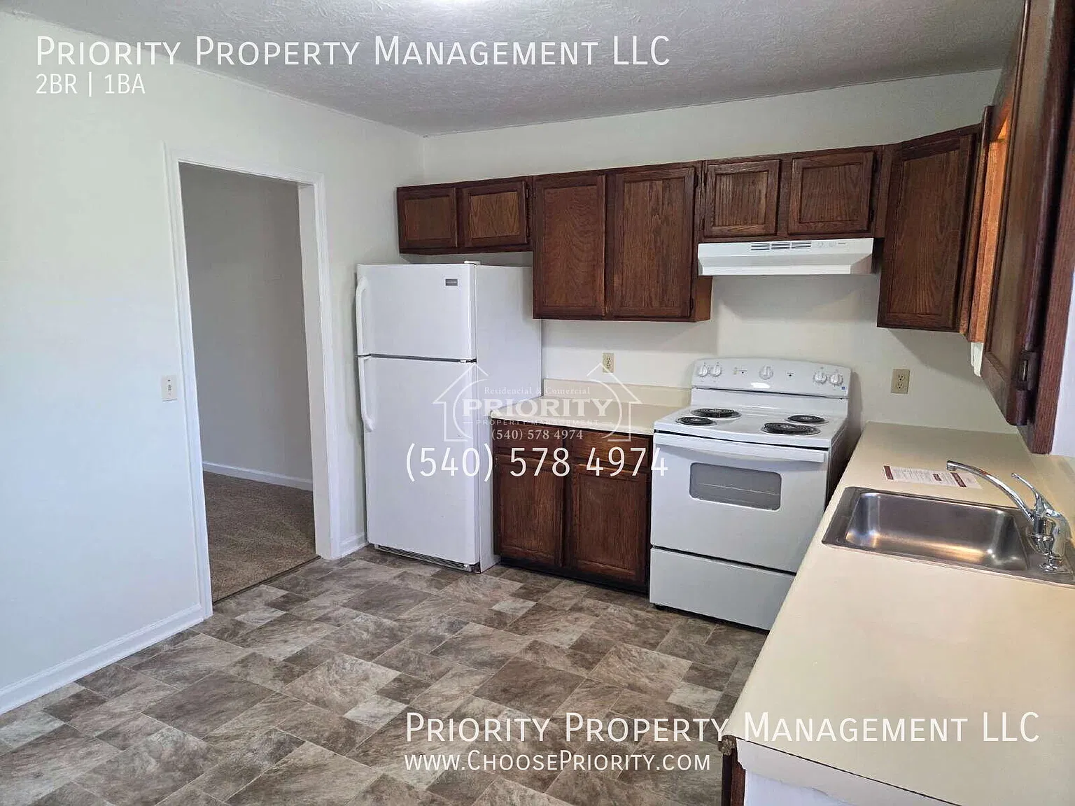 "Charming 2-Bed Duplex in New Market Now Available!" — Photo 2