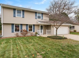 171 Fox Glen Rd, Fredonia, WI 53021