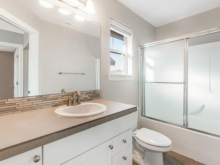 63135 NE Beaufort Ct — Photo 9