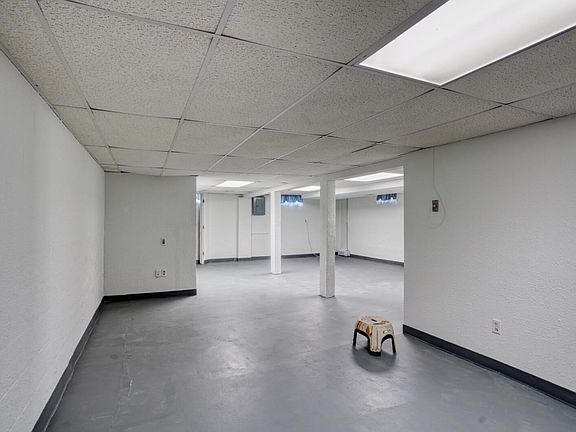 4th image of 3333 Seymour Rd