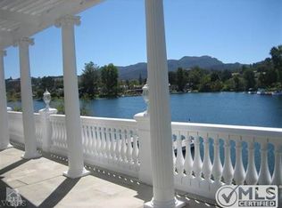 2420 E Oak Shore Dr, Thousand Oaks, CA 91361