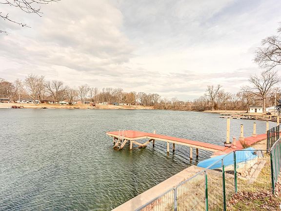 3rd image of 29 Lakeshore Dr