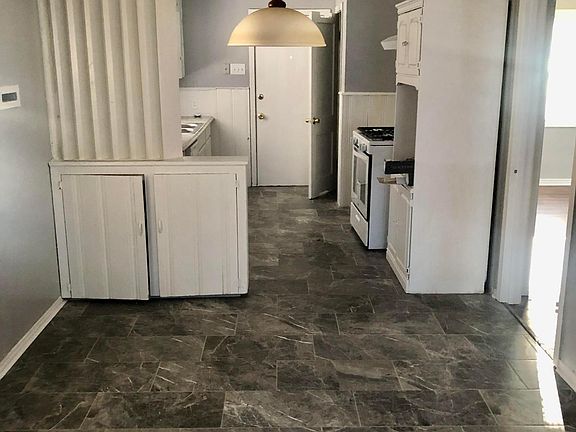3rd image of 1622 Park Ave
