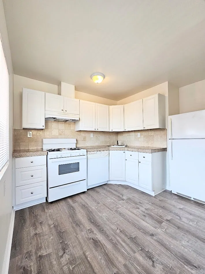 2 bed, 848 sqft, $2,295 — Photo 2