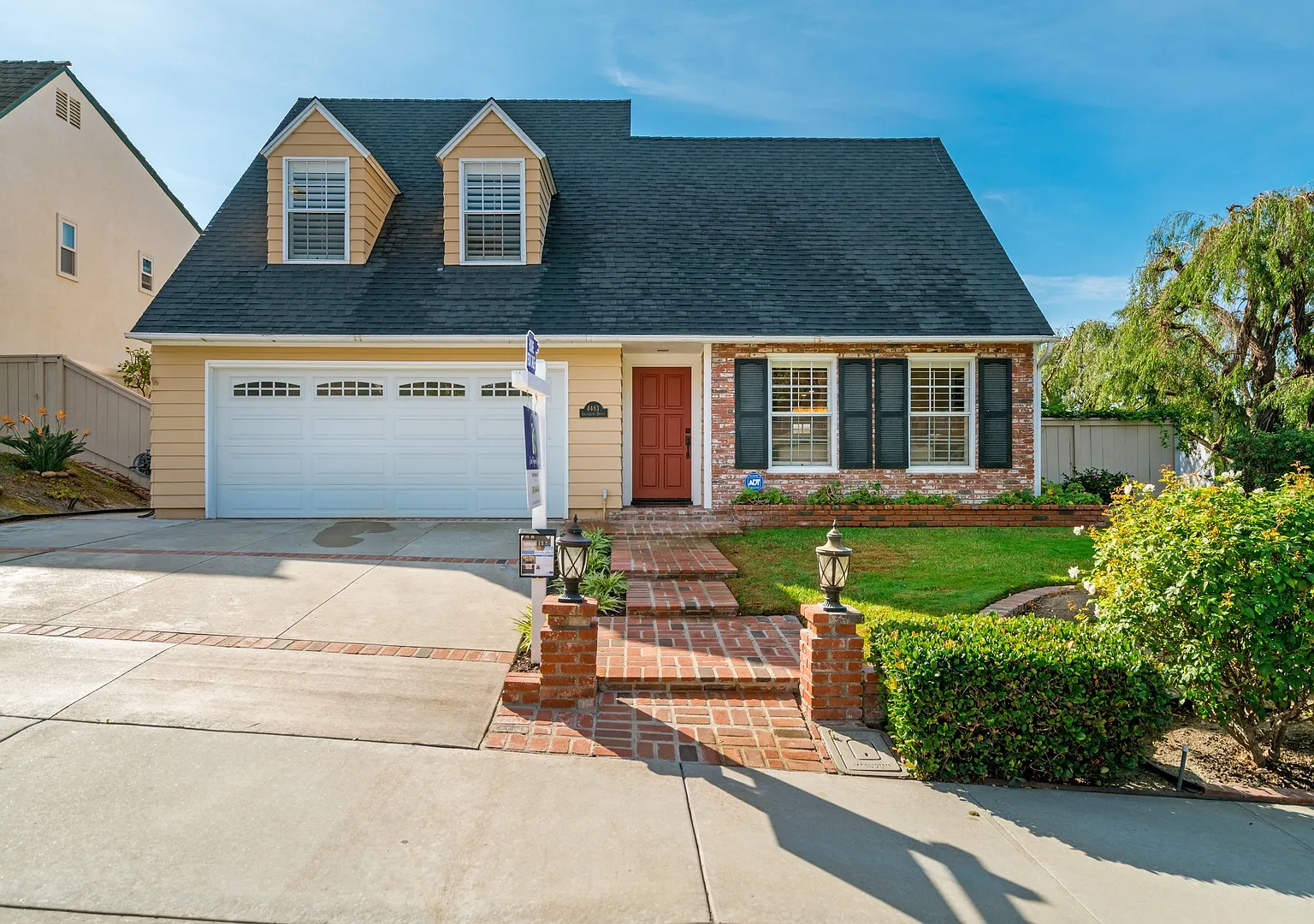 Gorgeous Upgraded Tamarack Point Home With Remodeled Dream Kitchen & West Facing Yard! — Photo 1