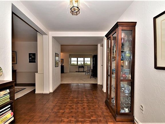 3rd image of 13900 Shaker Blvd APT 1010