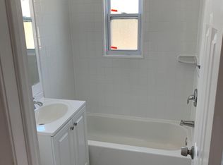 4240 6th St SE APT 3, Washington, DC 20032