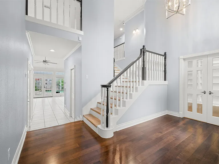 3622 Springhill Ln — Photo 3