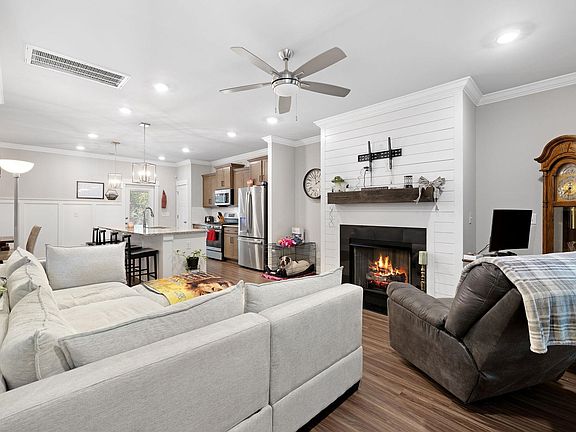 5th image of 1835 Shadowbrook Ln
