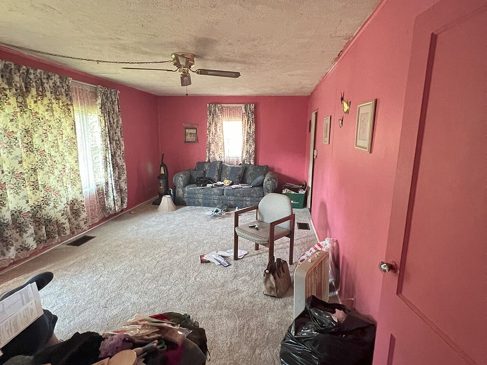 2nd image of 335 E 36th St