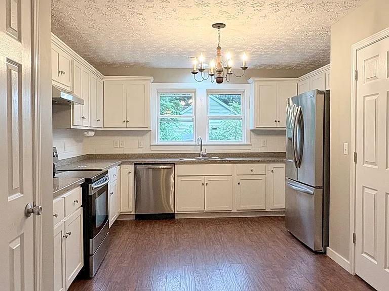 140 Highland Ave — Photo 5
