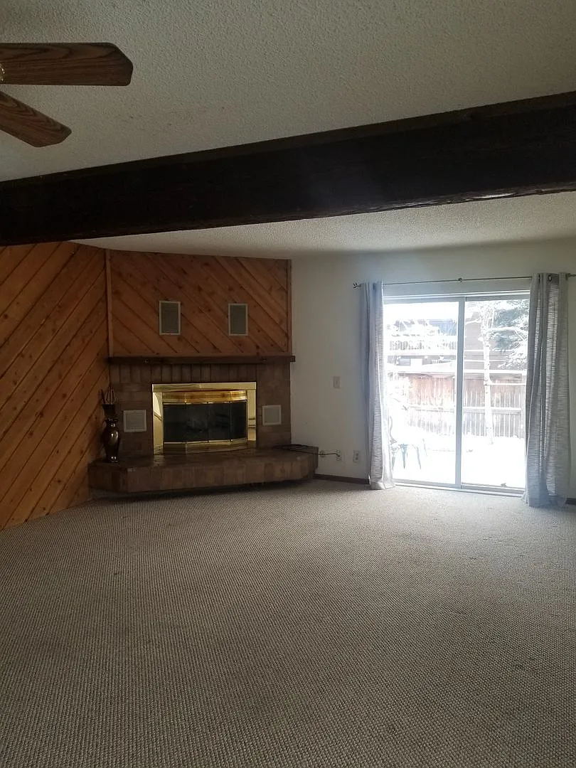 Renovated Spacious 2 Bedroom with a Loft for rent in North Boulder in Willow Springs. — Photo 2