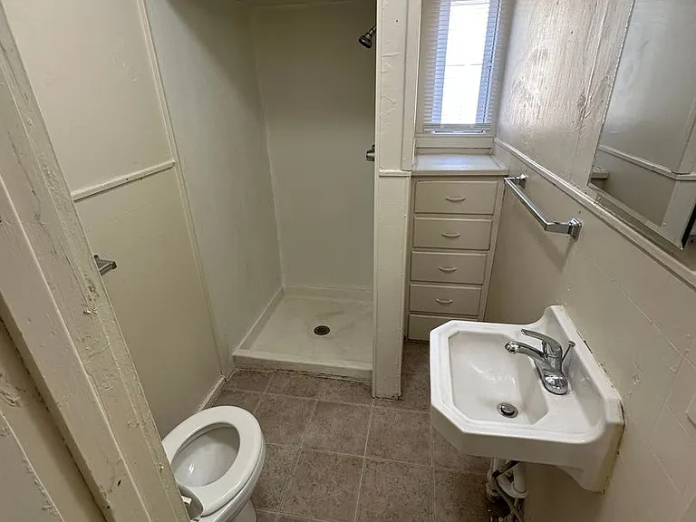 243 W 18th St #1-12 — Photo 11