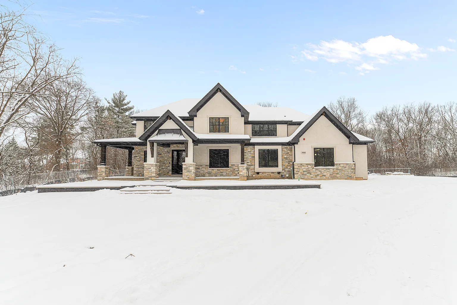 1955 Windridge Dr photo 1