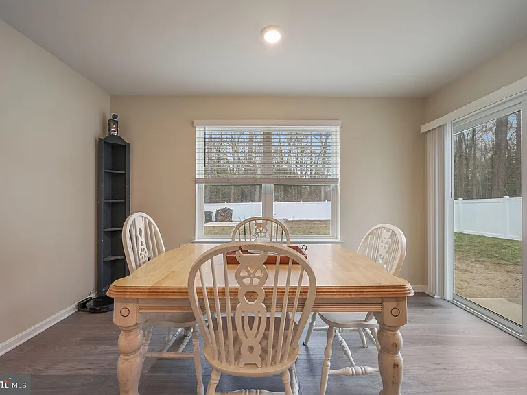 504 Currant Cir — Photo 8