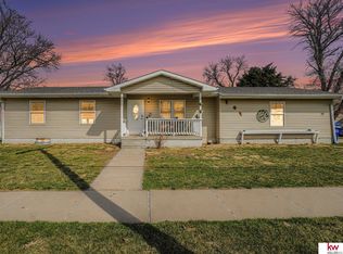 950 E 16th St, Fremont, NE 68025