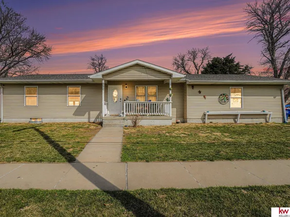 950 E 16th St, Fremont, NE 68025