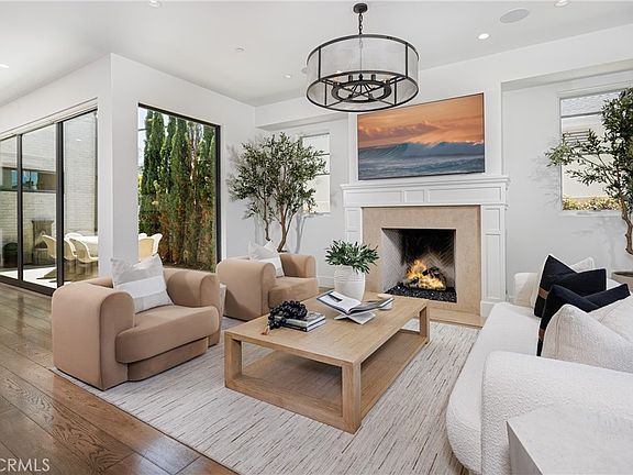 3rd image of 408 Poinsettia Ave