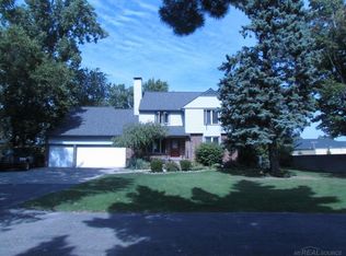 3653 E Thirteen Mile Rd, Warren, MI 48092