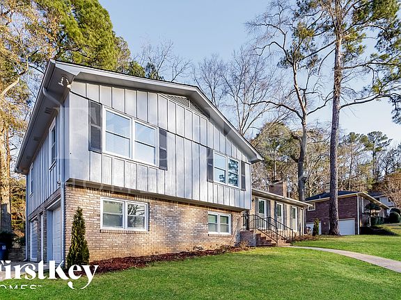 2nd image of 2067 Longmeadow Ln